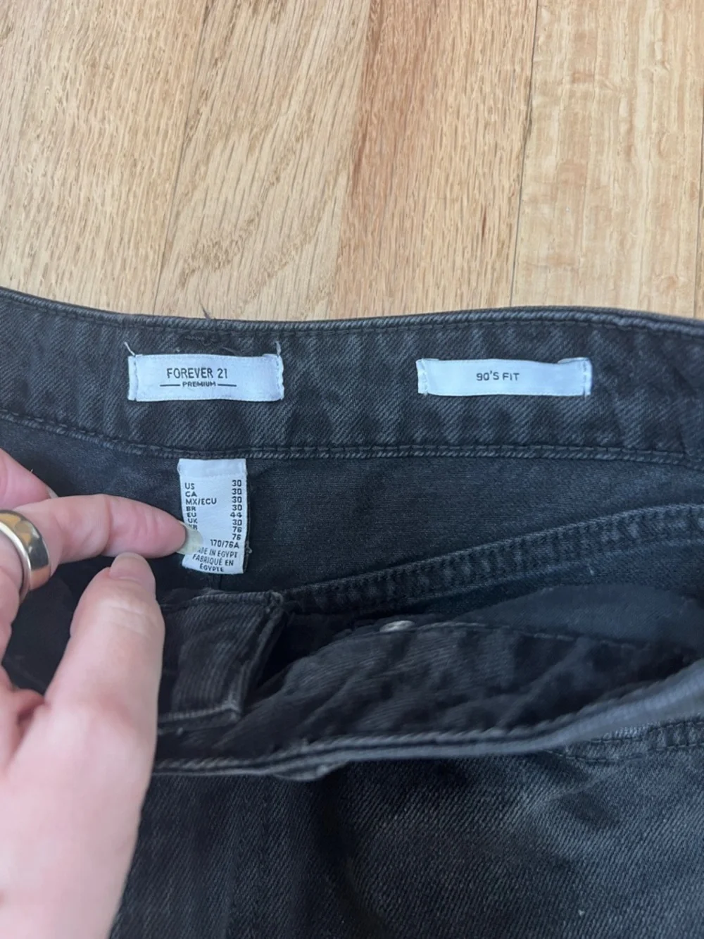 Forever 21‎ Black Denim 90s Fit Jean Shorts Womens 30